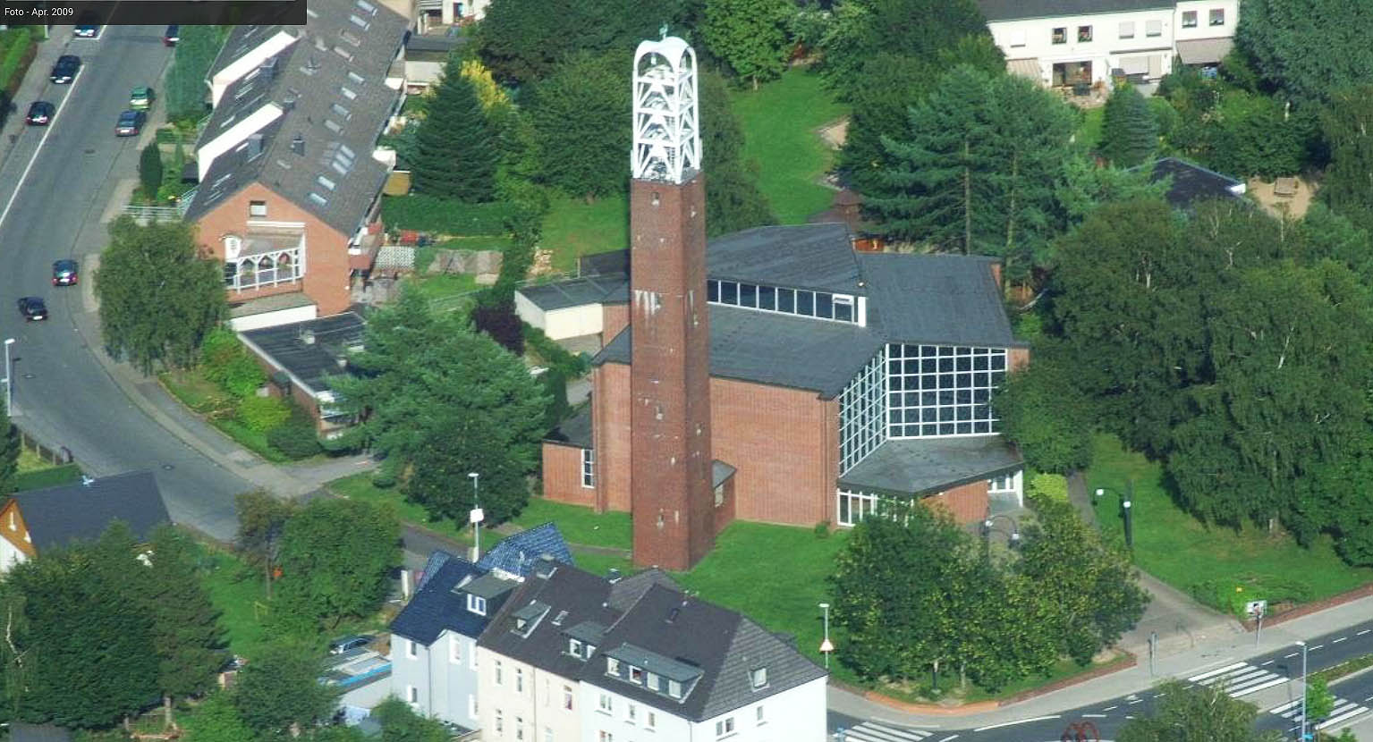 Luftaufnahme der Kirche